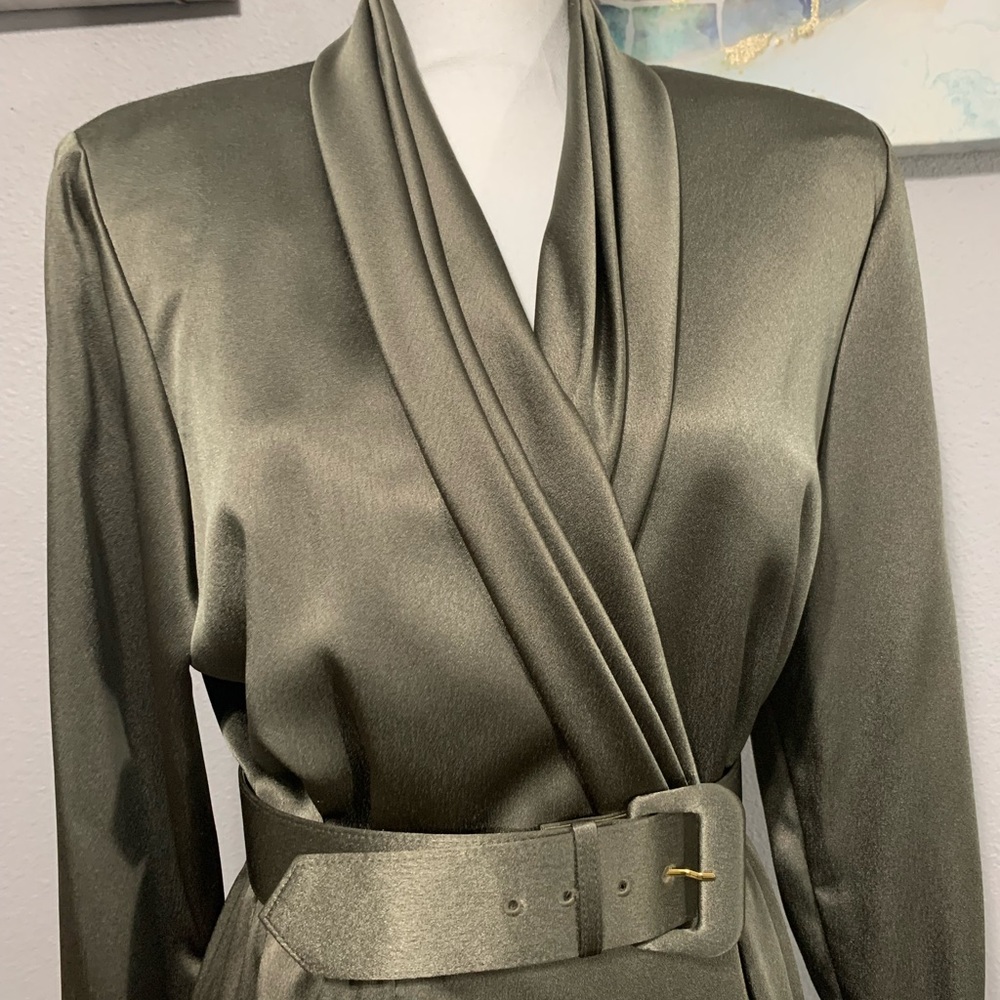 Beautiful olive green faux wrap midi. Zipper and clasp closures! With belt!
